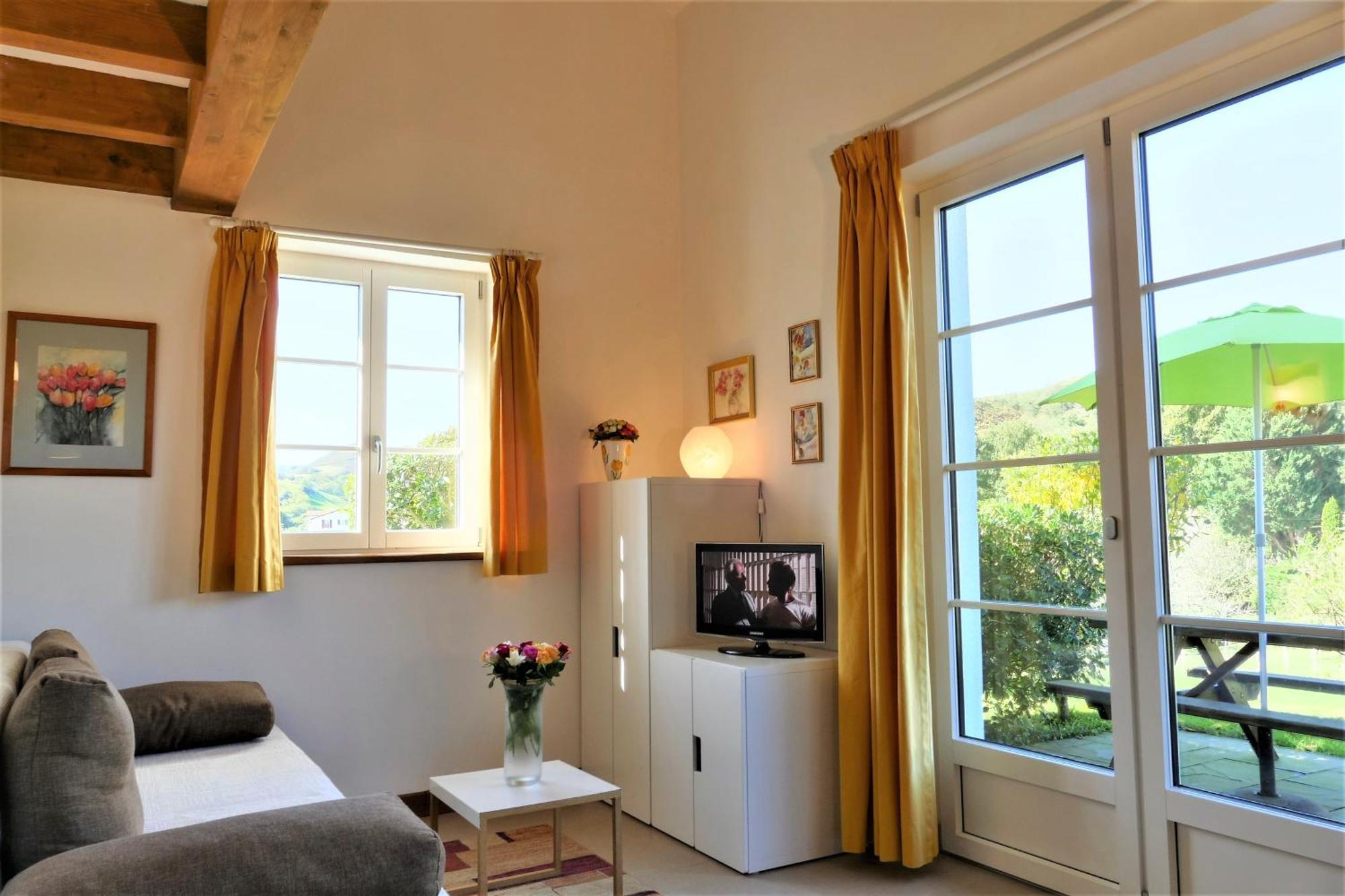 Baskoparadis I Eco-Gites I Calme I Vue I Anes I Jardin I Montagne I Nature Louhossoa Rom bilde
